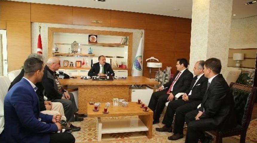 İşitme Engellilerden Başkan Duruay&rsquo;a S&uuml;prizli Ziyaret