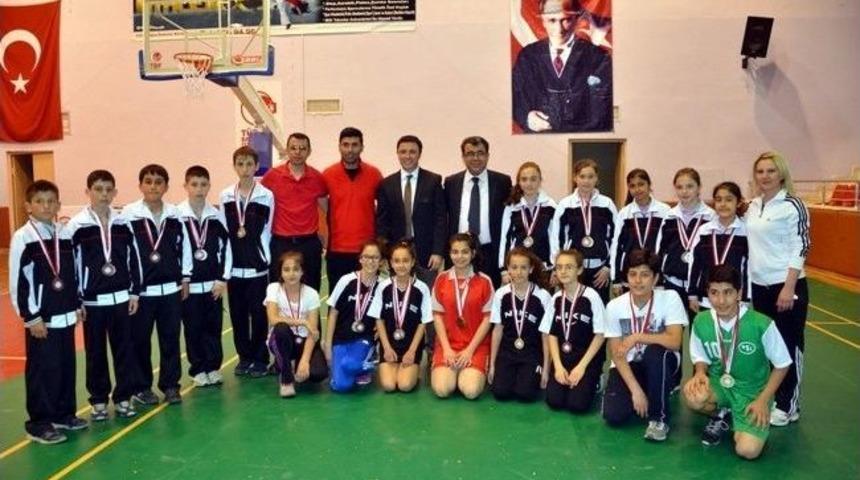 Badminton Ulusal Egemenlik Kupası Sahiplerini Buldu