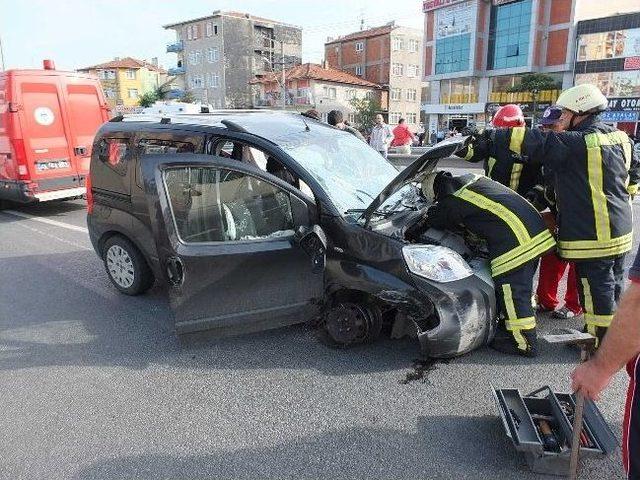 K&ouml;rfez de Trafik Kazası: 1 Yaralı 1