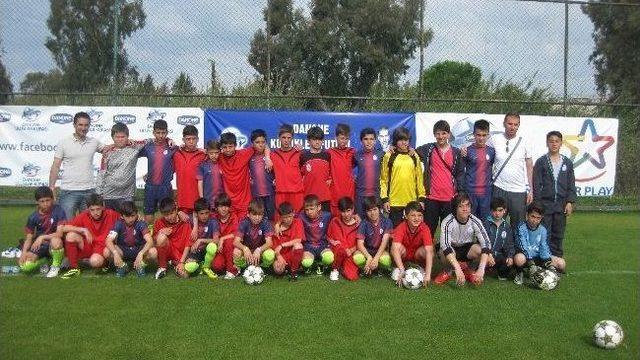 Danone Futbol Turnuvasına Uzunmustafa Damgası