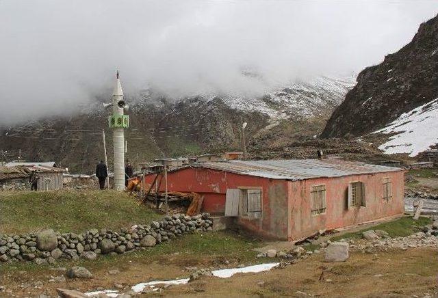 D&uuml;nyanın En İlgin&ccedil; Minaresi Rize&rsquo;de 3