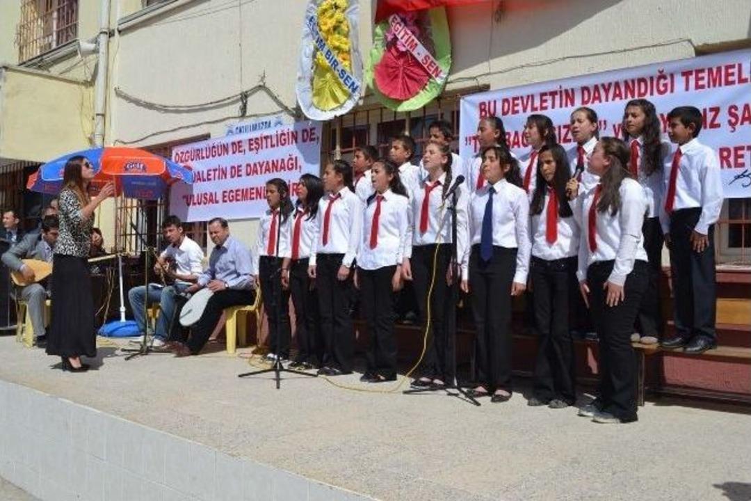 Kula'da 23 Nisan Coşkuyla Kutlandı