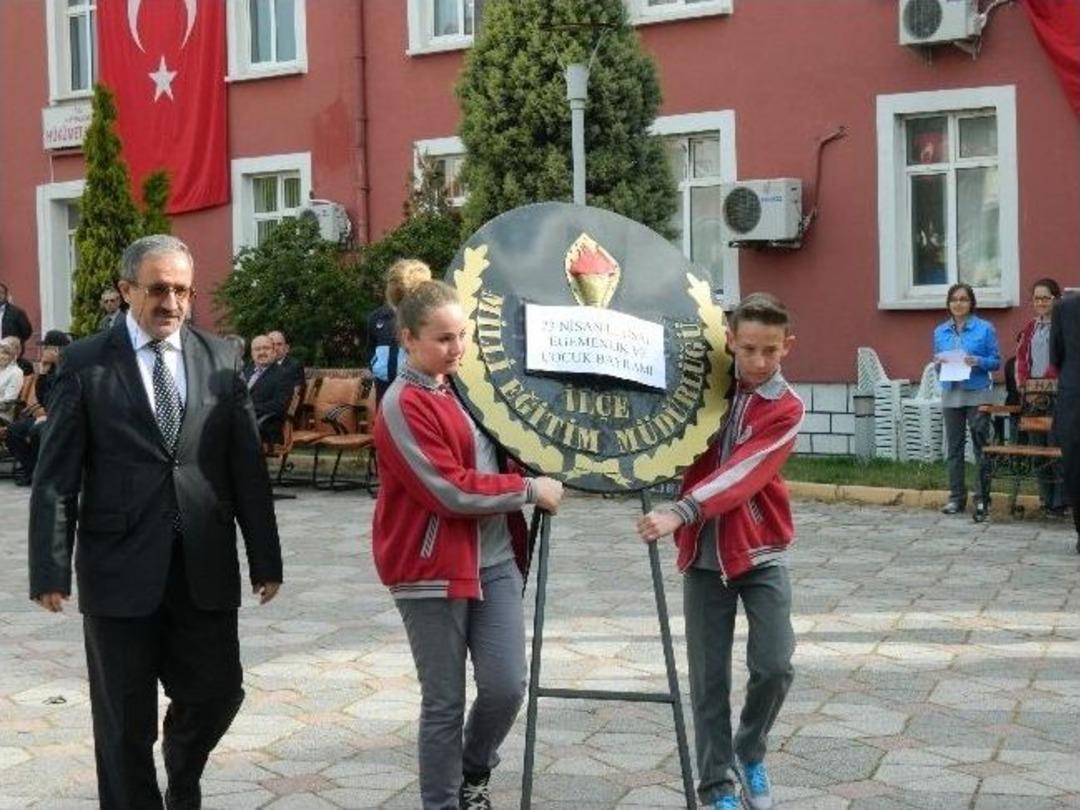 Hayrabolu&rsquo;da 23 Nisan Ulusal Egemenlik Ve &Ccedil;ocuk Bayramı T&ouml;renle Kutlandı