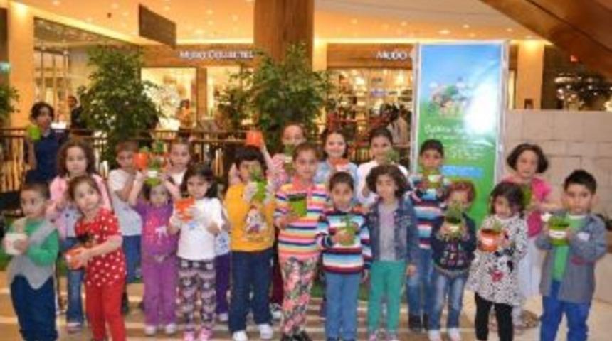 Piazza&rsquo;nın Minik Bah&ccedil;ıvanları İş Başında