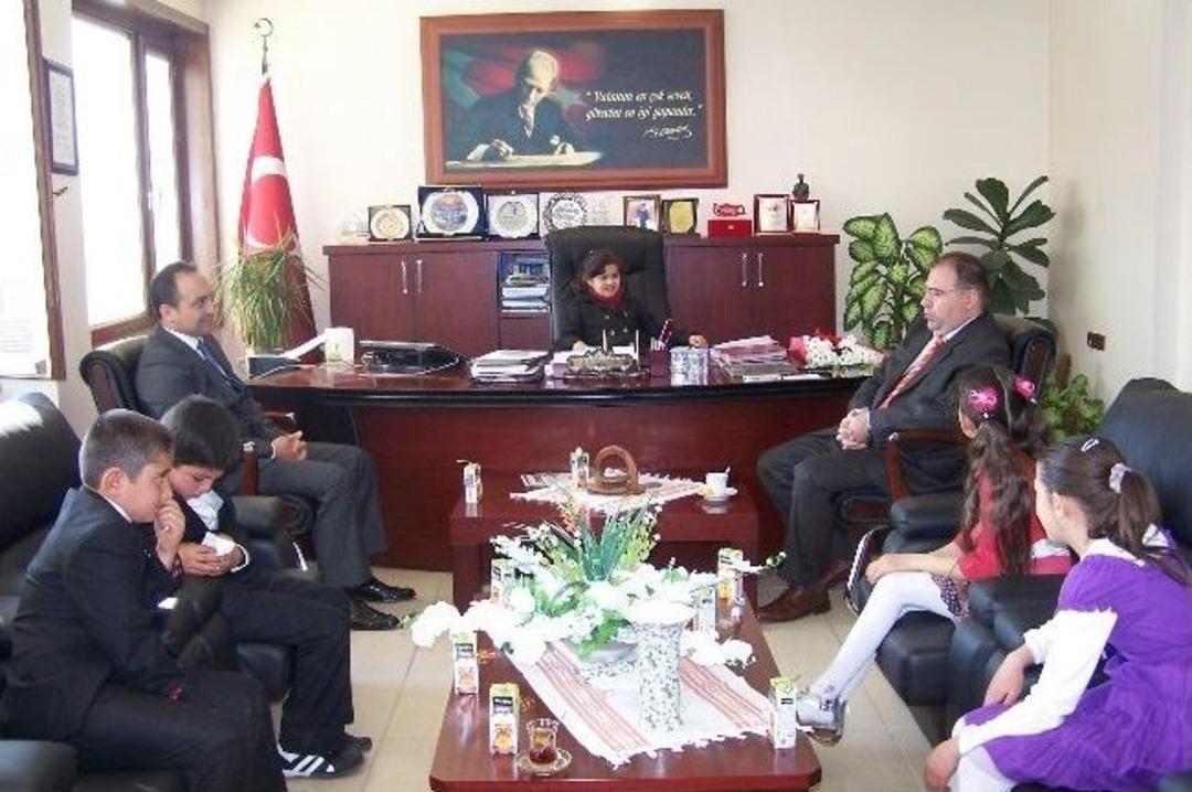 Tosya&rsquo;da 23 Nisan&rsquo;da Makamlar &Ccedil;ocuklara Emanet