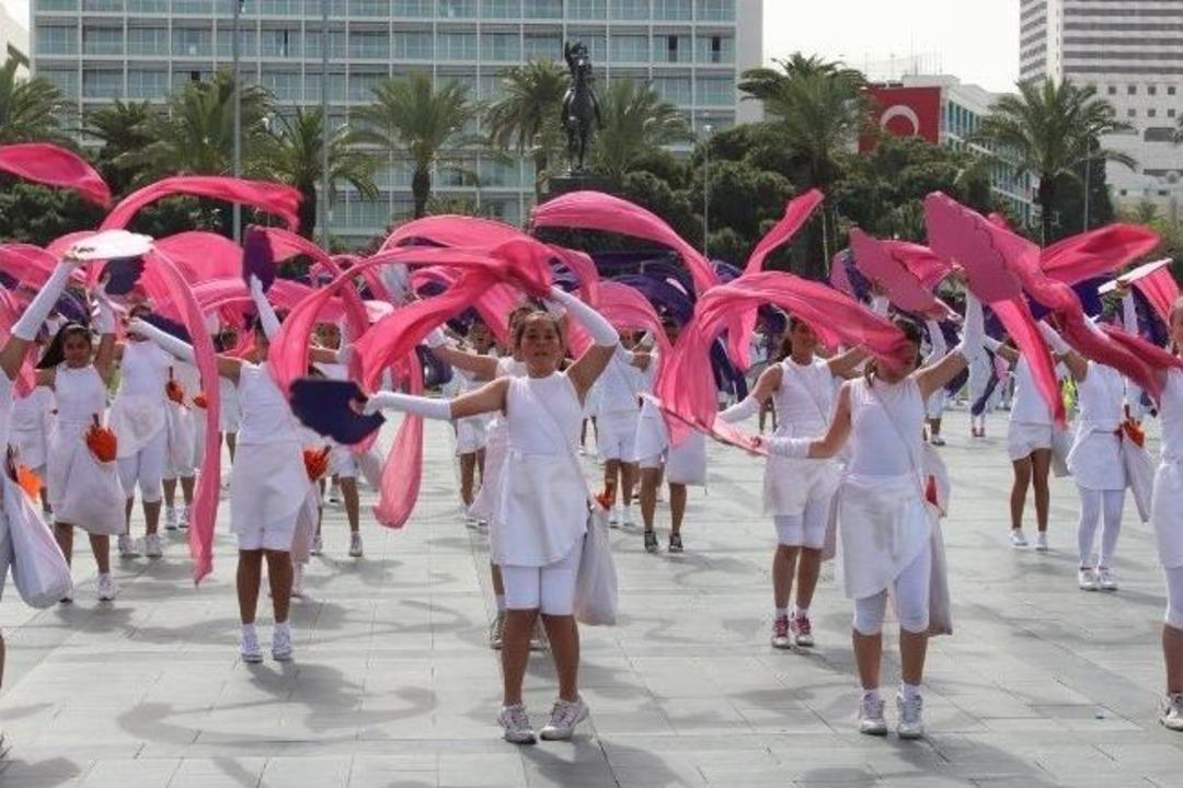 İzmir&rsquo;de 23 Nisan Coşkusu