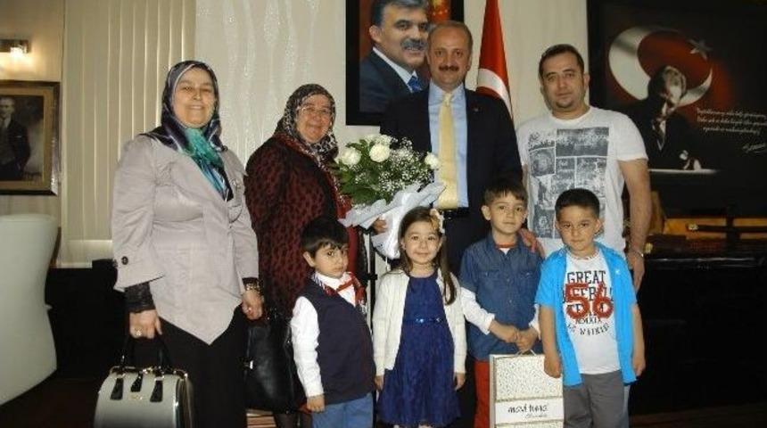 Makamı Minikler Bastı