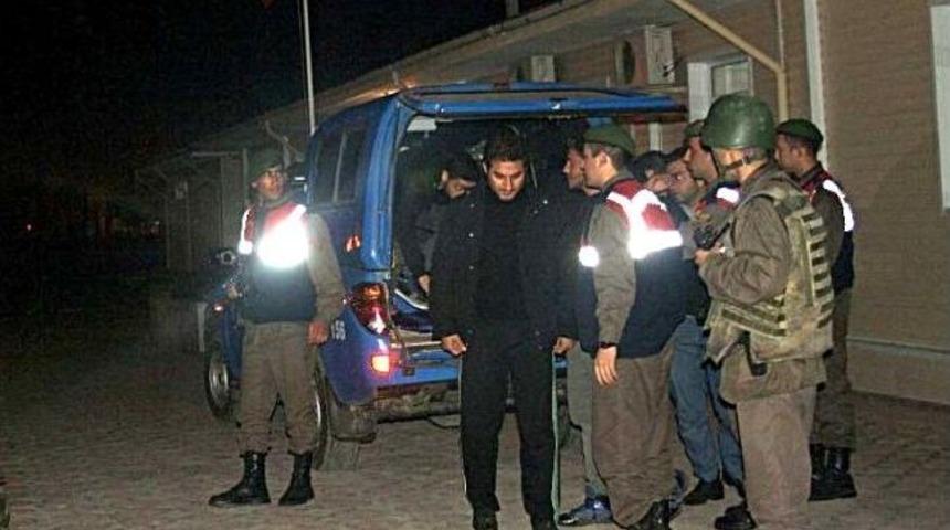 Balıkesir&rsquo;de Taksiyle M&uuml;lteci Ka&ccedil;ak&ccedil;ılığı