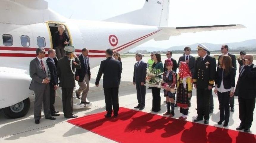 Yeni Zelanda Genel Valisi Mateparae &Ccedil;anakkale&rsquo;de