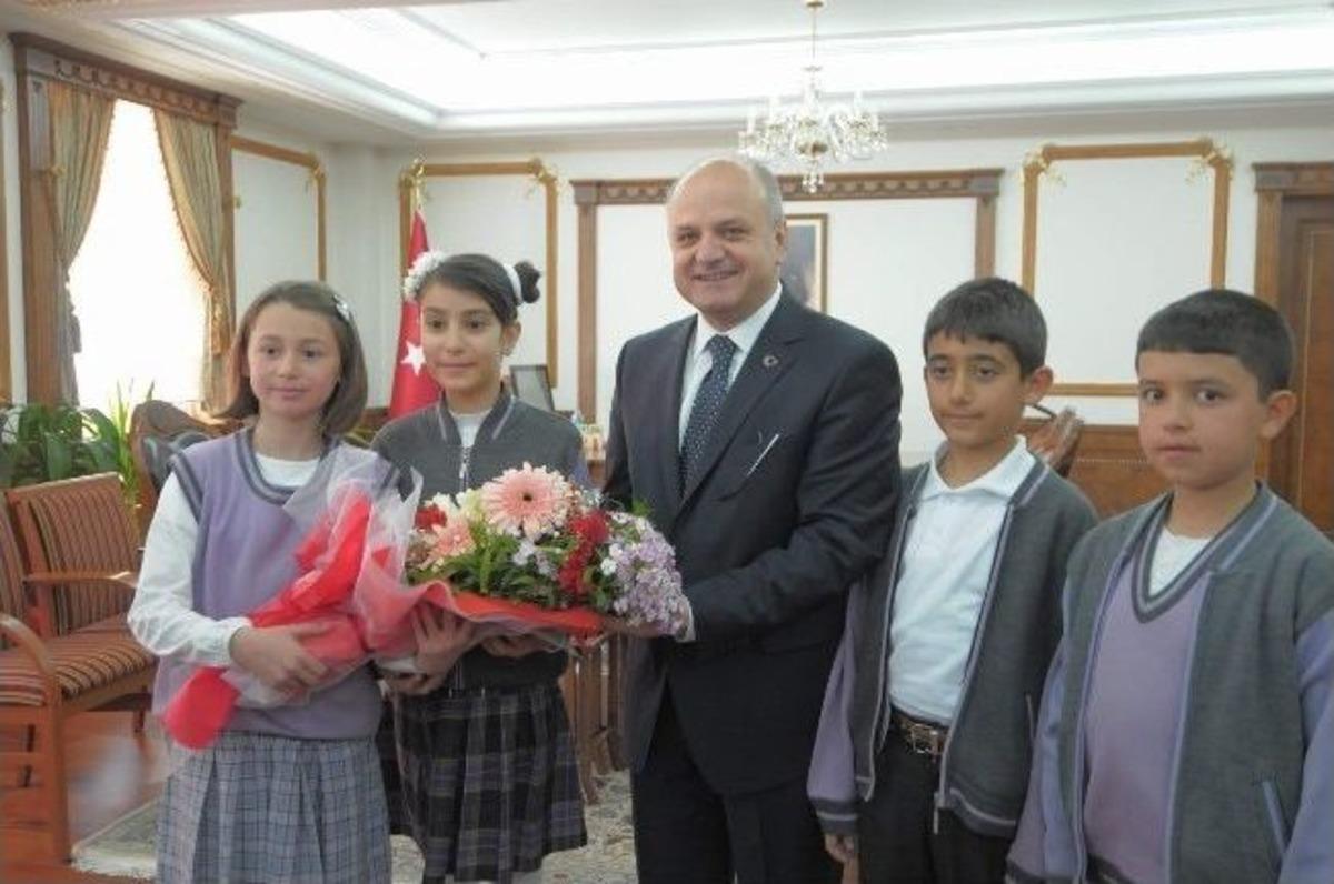 23 Nisan Ulusal Egemenlik Ve &Ccedil;ocuk Bayramı