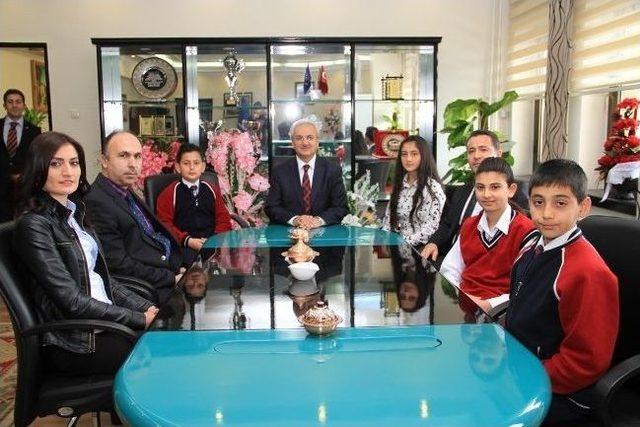 Öğrencilerden Başkan Başsoy’a Ziyaret