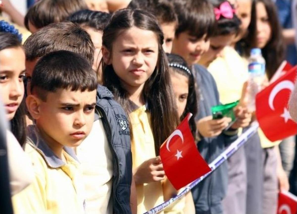 Edremit&rsquo;te 23 Nisan Kutlamaları