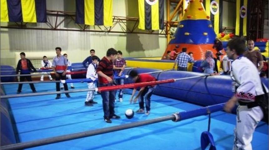&Ccedil;ocukların Canlı Langırt Ma&ccedil;ları Nefes Kesti