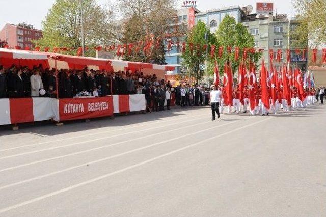 Kütahya'da 23 Nisan Ulusal Egemenlik Ve Çocuk Bayramı Coşkusu