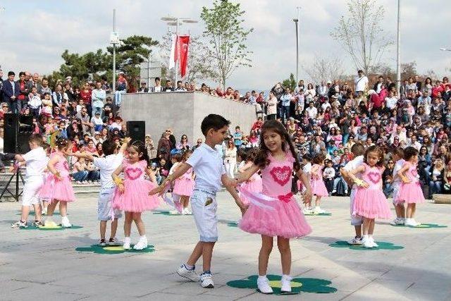Bolu’da Minikler 23 Nisan’ı Kutladı