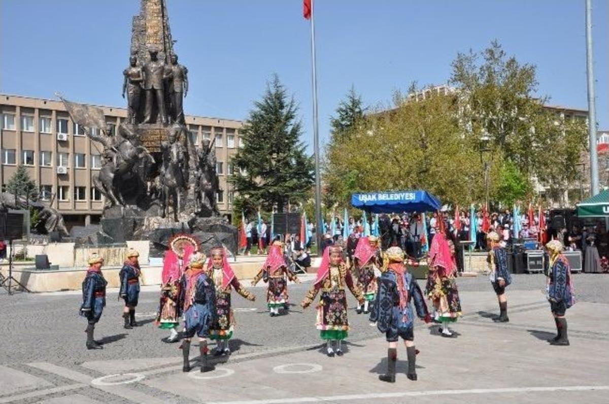Uşak&rsquo;ta 23 Nisan Ulusal Egemenlik Ve &Ccedil;ocuk Bayramı Kutlandı