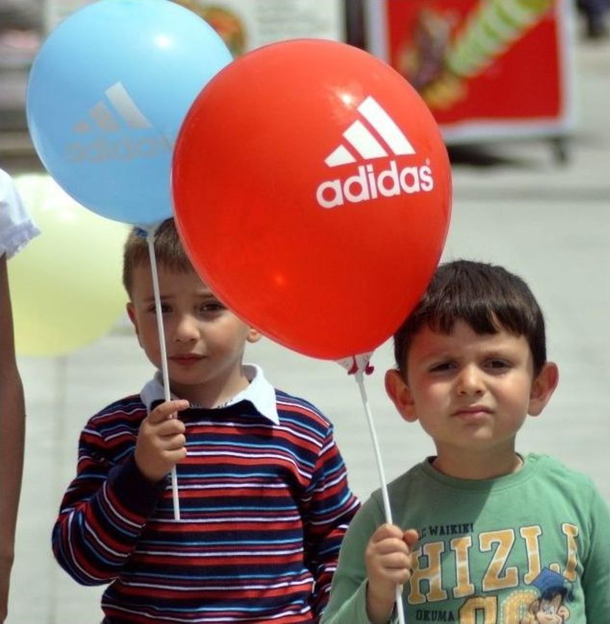 Sokaklar Bayram Yerine D&ouml;nd&uuml;