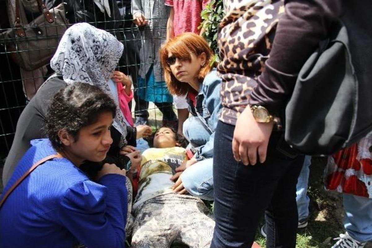 23 Nisan T&ouml;reninden D&ouml;nen &Ouml;ğrenciye Kamyonet &Ccedil;arptı