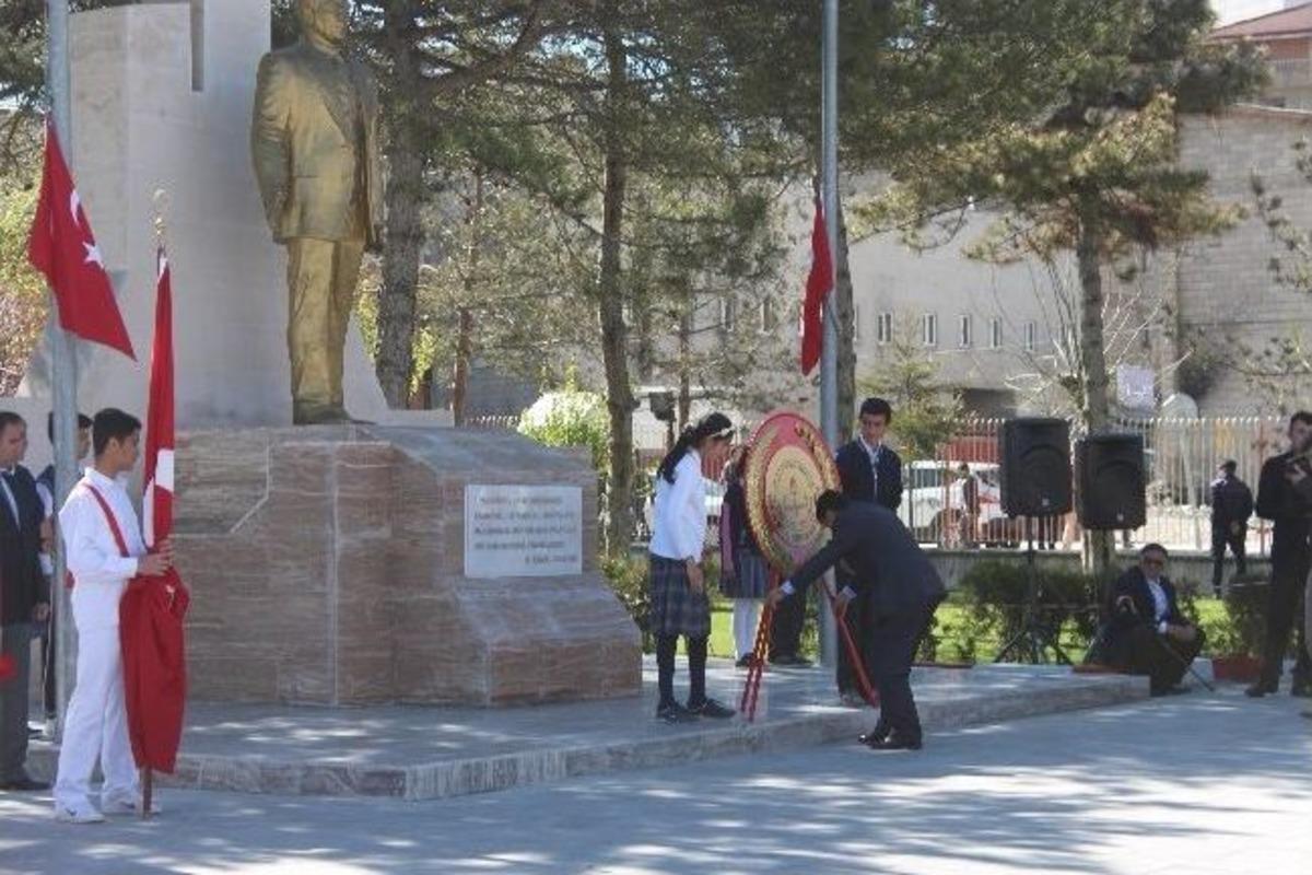 Van&rsquo;da 23 Nisan Coşkusu