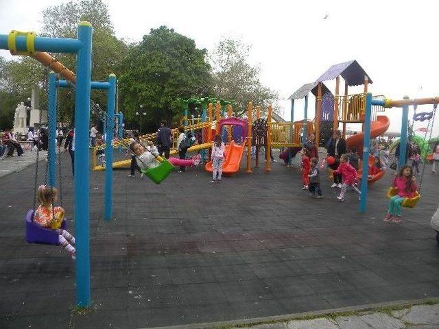 Tekirdağ’da Çocuklar 23 Nisan Ulusal Egemenlik Ve Çocuk Bayramı'nda Parkları Doldurdu