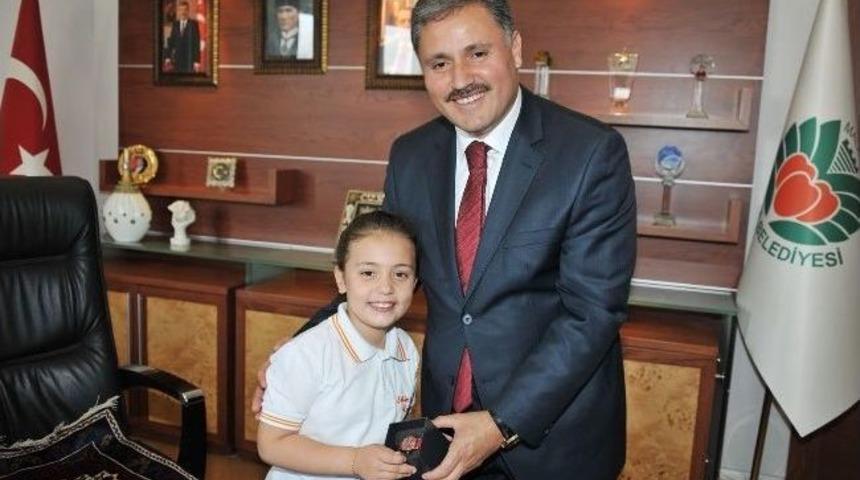 &Ccedil;akır Makamını Devretti
