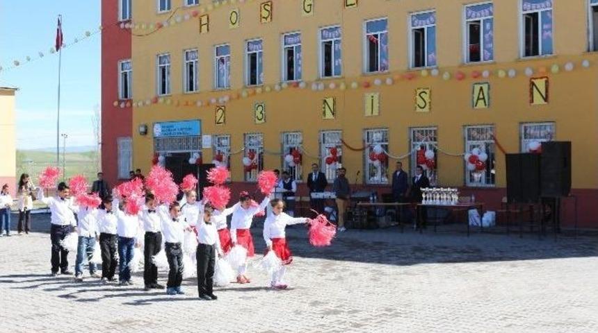 Bulanık&rsquo;ta 23 Nisan Coşkusu