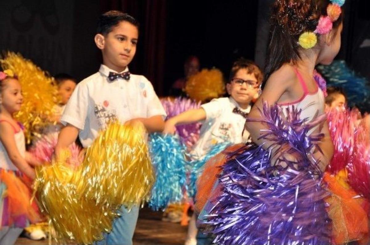 Sivas&rsquo;ta Renkli 23 Nisan Ulusal Egemenlik Ve &Ccedil;ocuk Bayramı Coşkusu