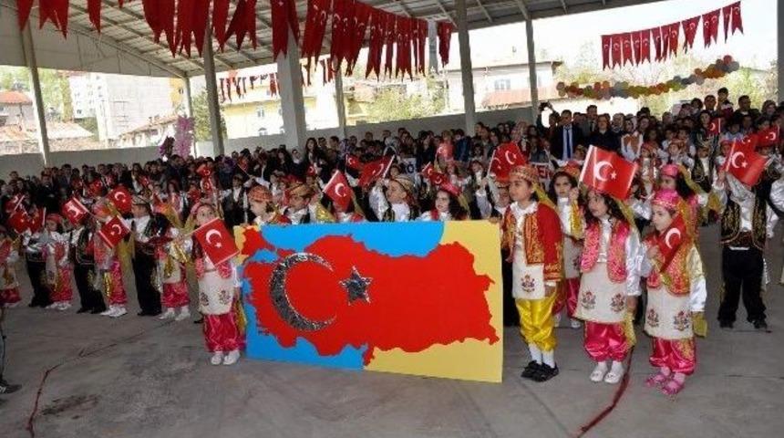 Suşehri&rsquo;nde 23 Nisan Coşkuyla Kutlandı