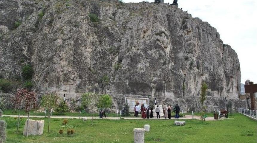 Ferhat İle Şirin'e Ziyaret&ccedil;i Akını