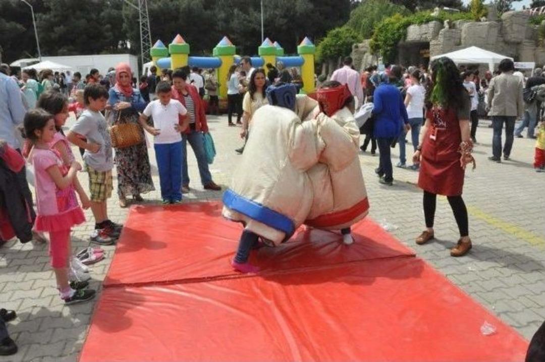 &Ccedil;ocuklar 23 Nisan&rsquo;ı Miller Oto&rsquo;da Kutladı