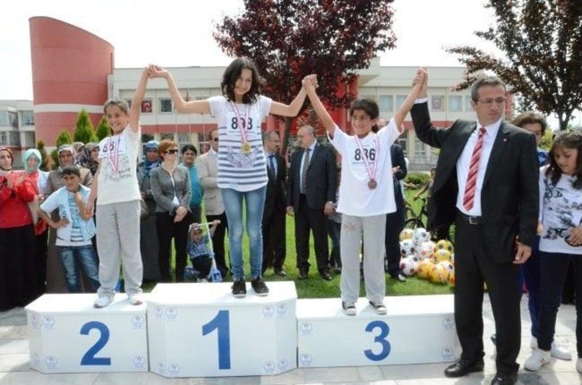 23 Nisan &Ouml;zel &Ccedil;ocuklar Koşusu Yapıldı