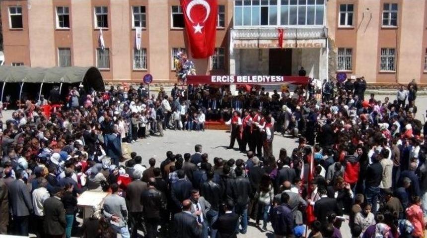 Erciş&rsquo;te 23 Nisan Coşkusu