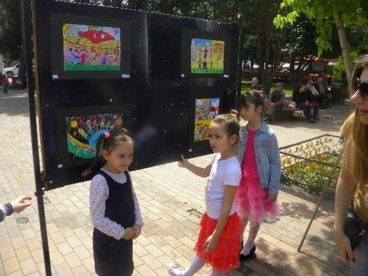 Tekirdağ'da 'yurtta Barış Dünyada Barış' Resim Sergisi Büyük İlgi Gördü