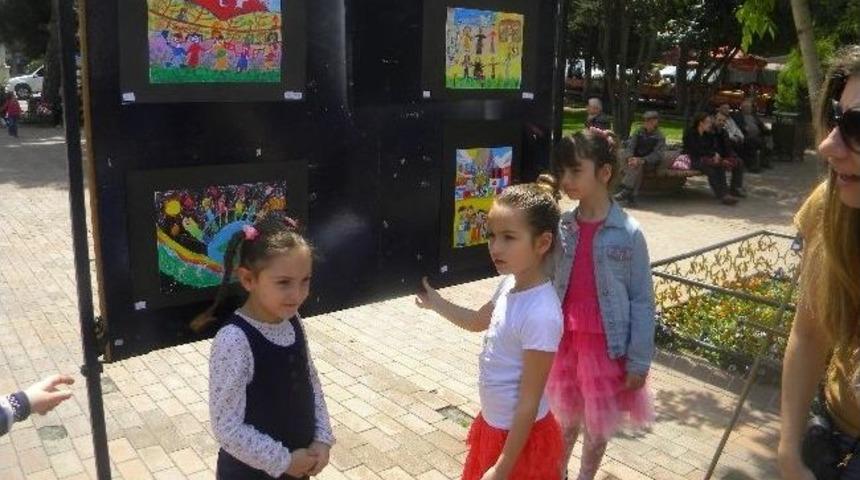 Tekirdağ'da 'yurtta Barış D&uuml;nyada Barış' Resim Sergisi B&uuml;y&uuml;k İlgi G&ouml;rd&uuml;