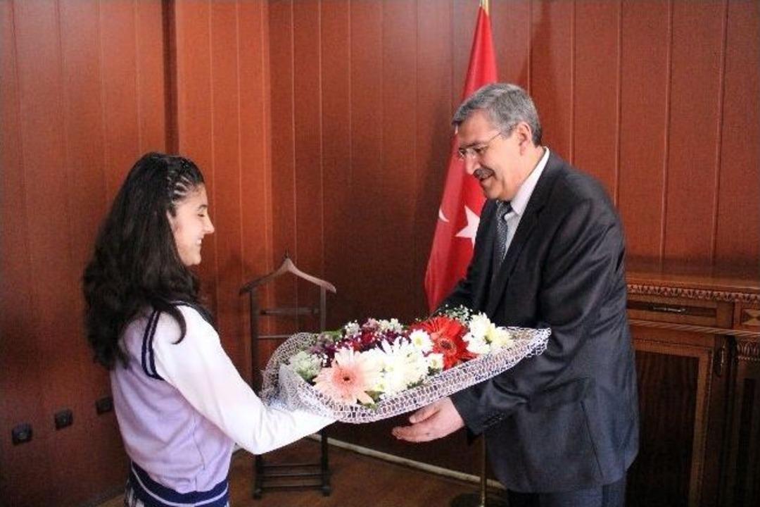 M&uuml;d&uuml;r Dursun&rsquo;un Koltuğuna S&ouml;ylemez Oturdu