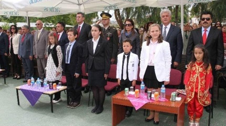 &Ccedil;eşmeli Minikler 23 Nisan'ı B&uuml;y&uuml;klere De Bayram Etti