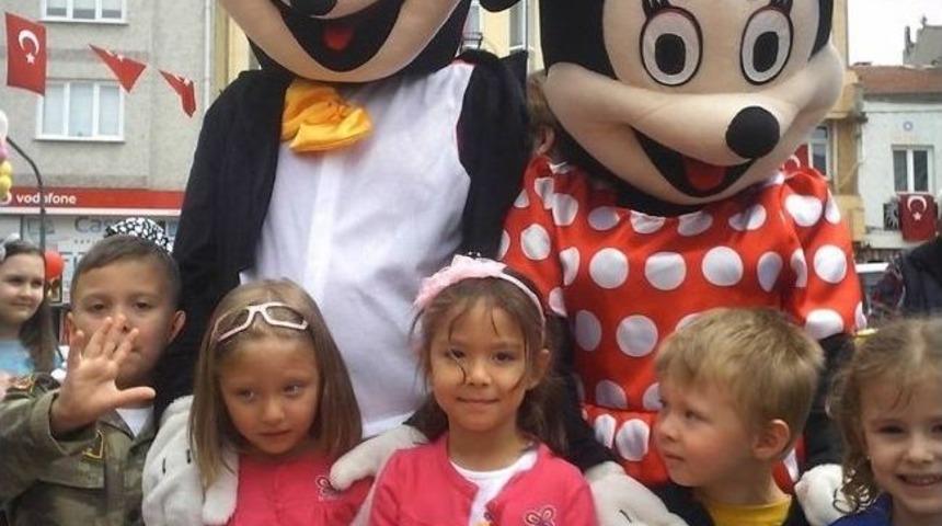 Hayrabolu Belediyesinden "&ccedil;ocuk Şenliği"