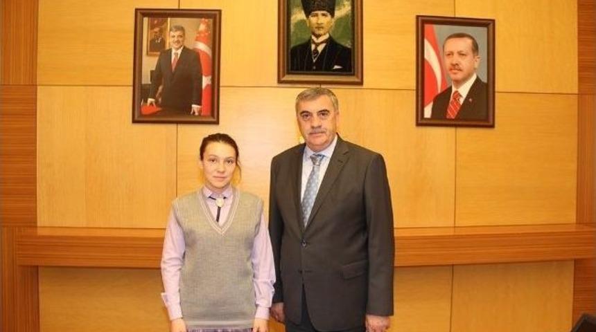 To&ccedil;oğlu, Başkan Nisa Nur&rsquo;a Hes&rsquo;i Anlattı