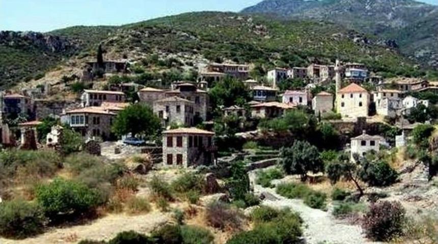 Aydın&rsquo;da Tatile Gelen Alman &Ccedil;iftten İlgin&ccedil; Ezan Davası