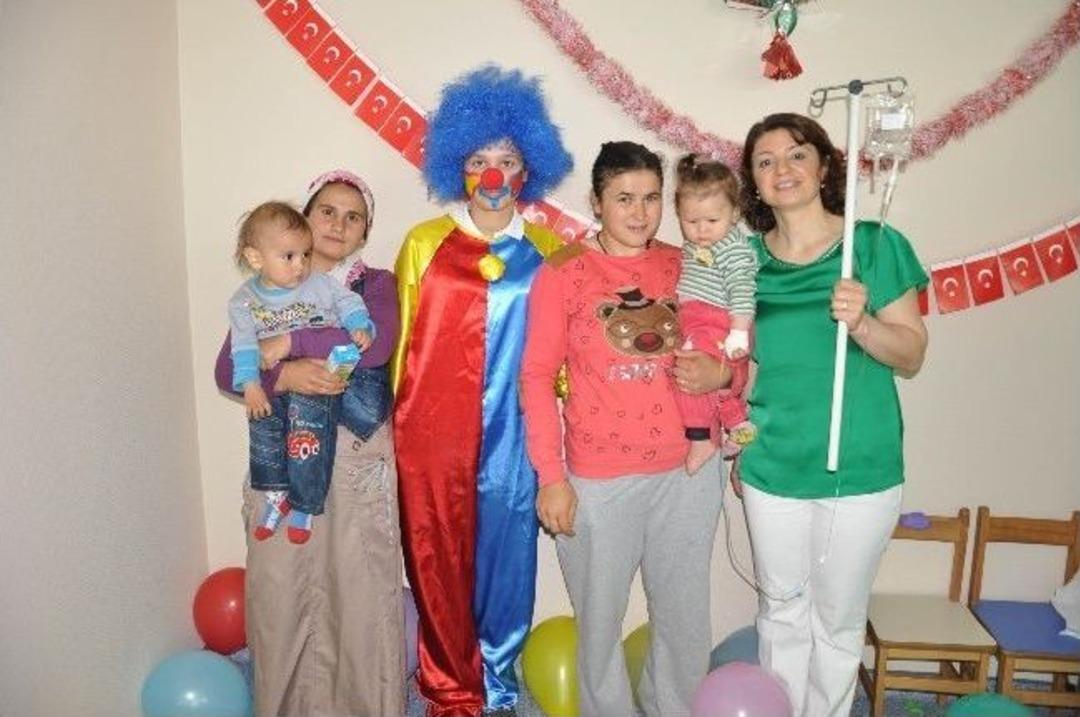 23 Nisan&rsquo;ın En Şanssız &Ccedil;ocuklarının Y&uuml;z&uuml; G&uuml;ld&uuml;r&uuml;ld&uuml;