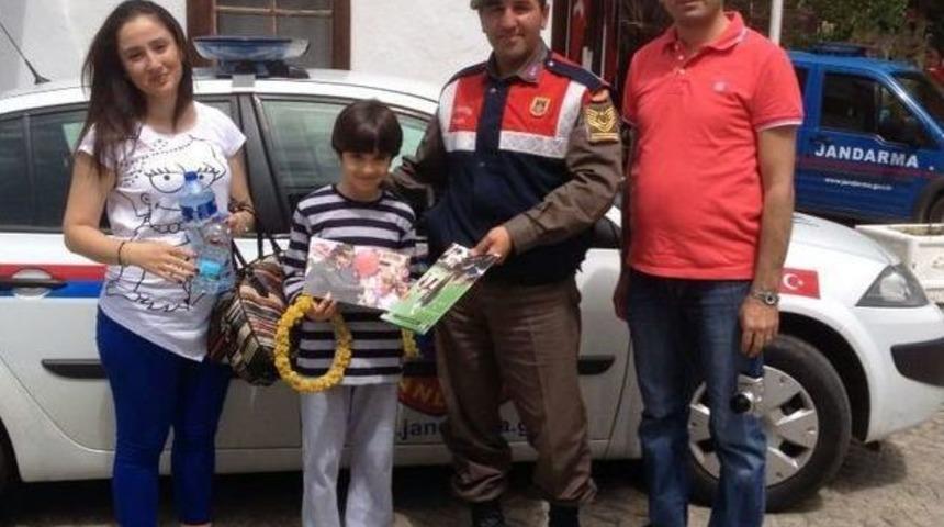 Jandarmadan &Ccedil;ocuklara 23 Nisan S&uuml;rprizi