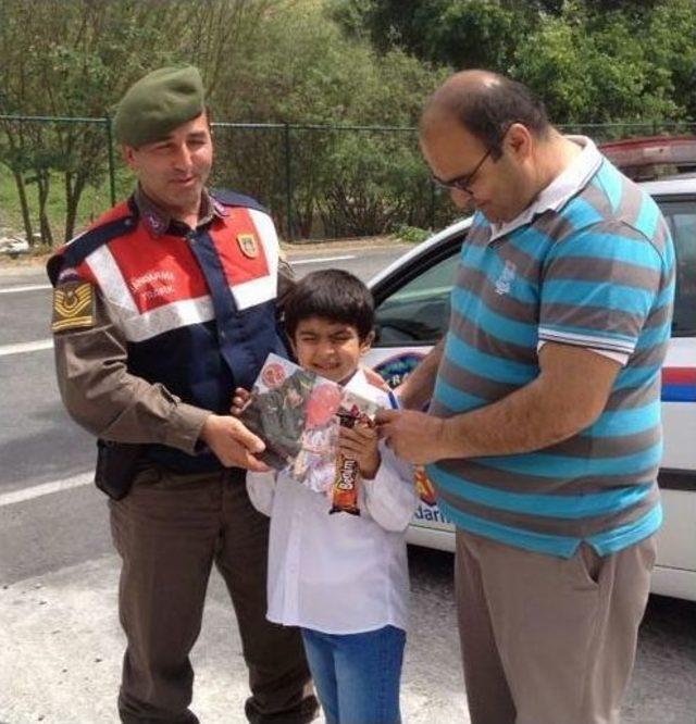 Jandarmadan Çocuklara 23 Nisan Sürprizi 1