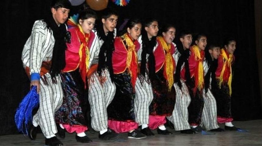 Bitlis&rsquo;te 23 Nisan Coşkusu