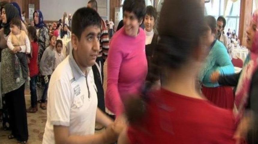 Engelli &Ccedil;ocuklar, 23 Nisanı Eğlenerek Kutladı