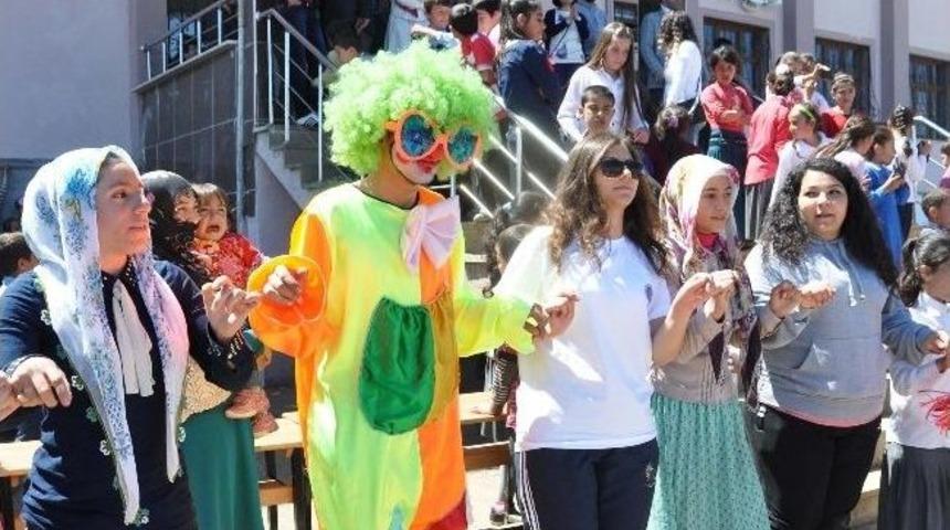 Yıldızlılar Muş&rsquo;ta 23 Nisan&rsquo;ı Kutladı