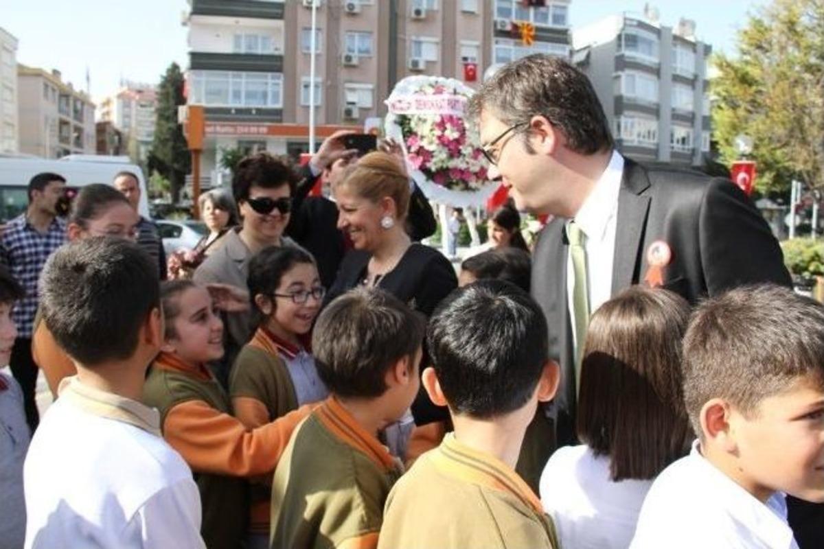 Buca'da Piriştina'lı 23 Nisan Coşkusu