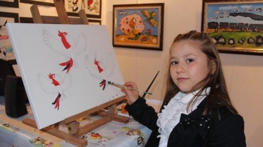 Yedi Yaşında İkinci Resim Sergisini 23 Nisan&lsquo;da A&ccedil;tı