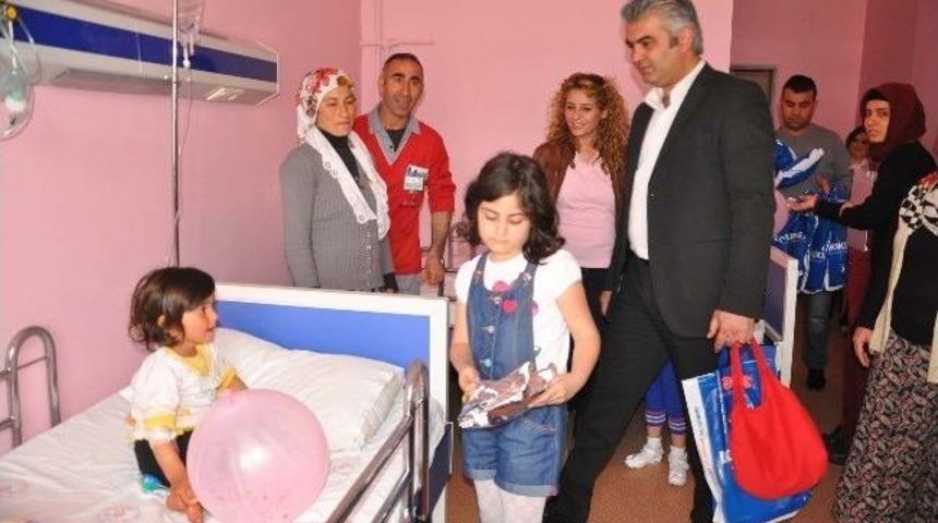 Hasta &Ccedil;ocuklara 23 Nisan Hediyesi