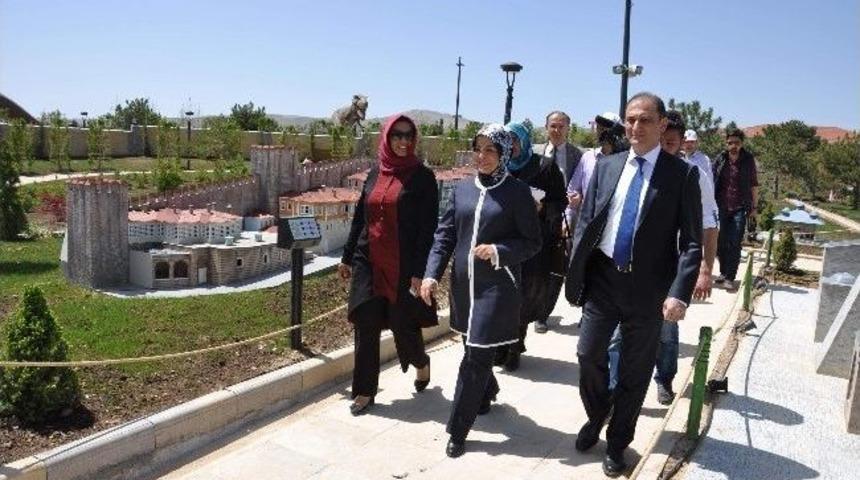 80 Binde Devr-i Alem Parkı Hizmette