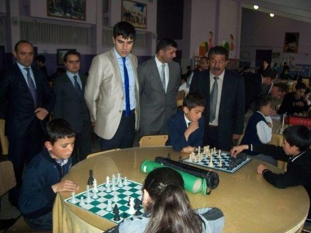 Arpaçay’da 2. Geleneksel Kaymakamlık Satranç Turnuvası